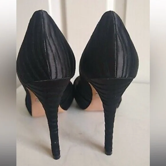 🔥 Luxury BM- Black Ryba Pleated Satin Heels Size 9-Designer Luxury Heels! - Picture 8 of 14